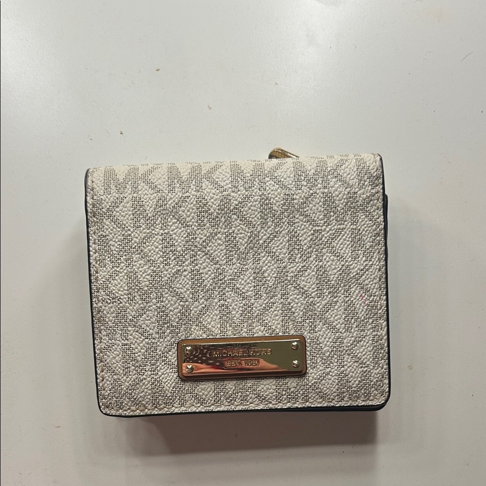 Michael Kors Beige and Gold Wallet